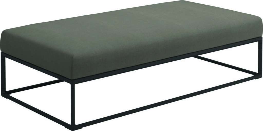 Gloster - Maya Ottomane - fife vesterhav sand - gestell meteor - 150 x 75 cm - outdoor