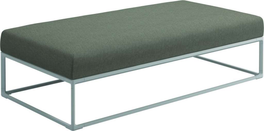 Gloster - Maya Ottomane - tuck truffle - gestell white - 150 x 75 cm - outdoor