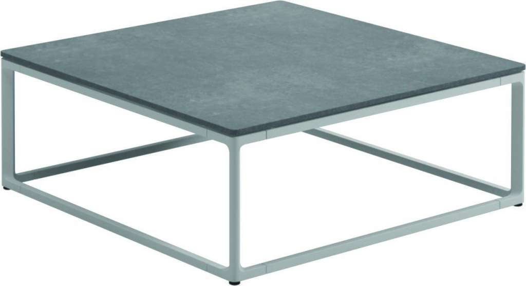 Gloster - Maya Keramik Couchtisch - Pumice Ceramic - gestell white - 75 x 75 cm - outdoor
