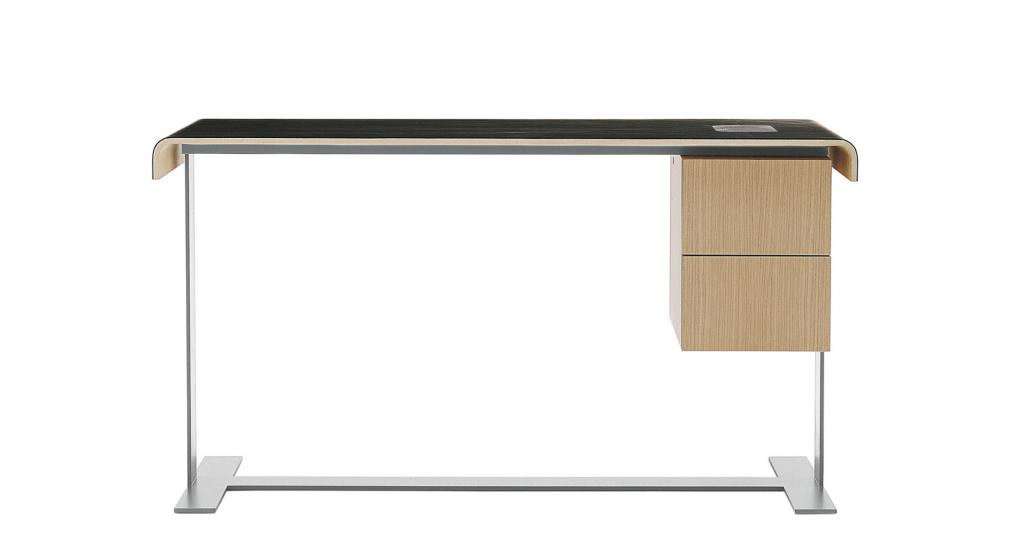 B & B Italia - Eileen Schreibtisch 134cm mit Kabelbohrung - indoor