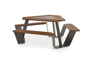 extremis - Anker Tisch erdbraun - Iroko hardwood - erdbraun pulverbeschichtete Mittelplatte - outdoor