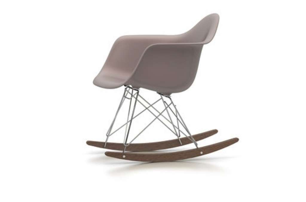 Vitra - RAR Eames Plastic Armchair  - grau - Gestell verchromt - Kufen Ahorn dunkel - indoor