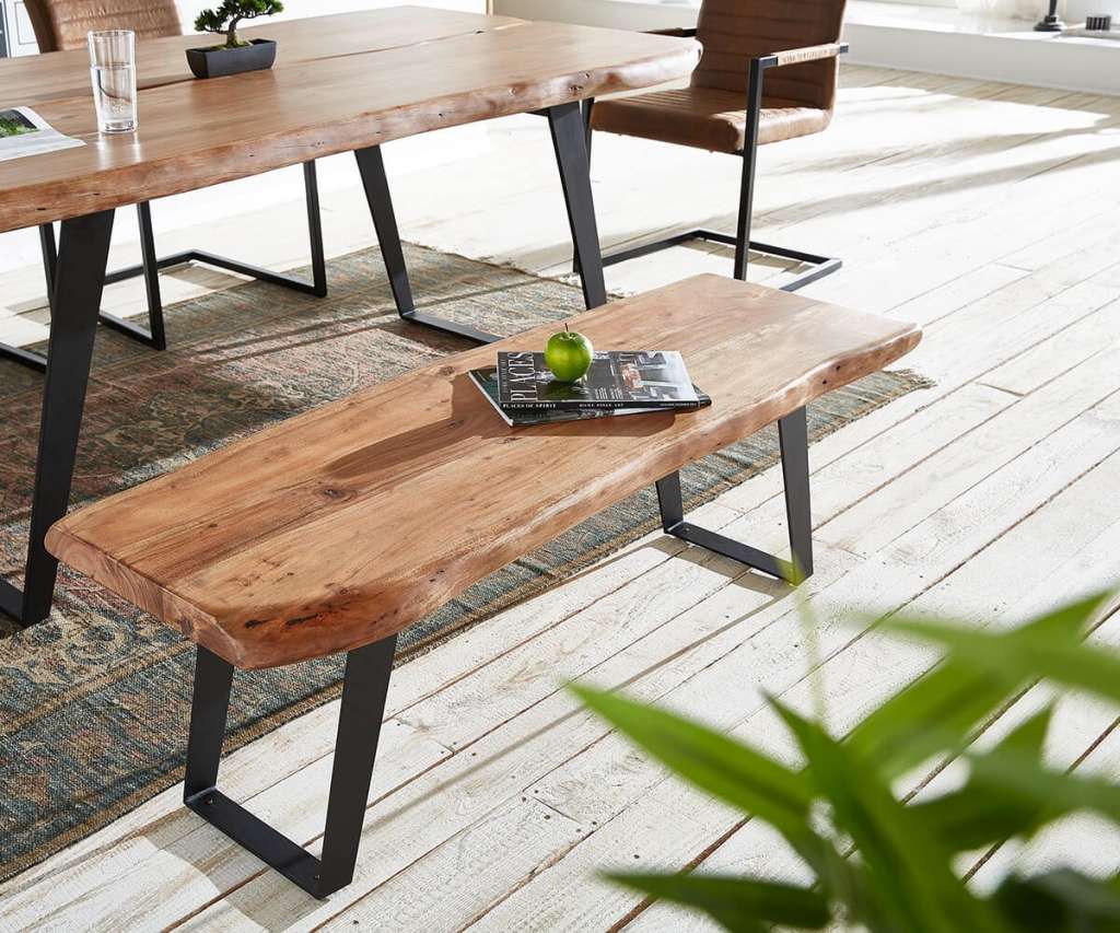 DELIFE Sitzbank Live-Edge 135x40 Akazie Natur Gestell schräg schwarz Baumkante, Bänke, Baumkantenmöbel, Massivholzmöbel, Massivholz, Baumkante, Wolf Live Edge
