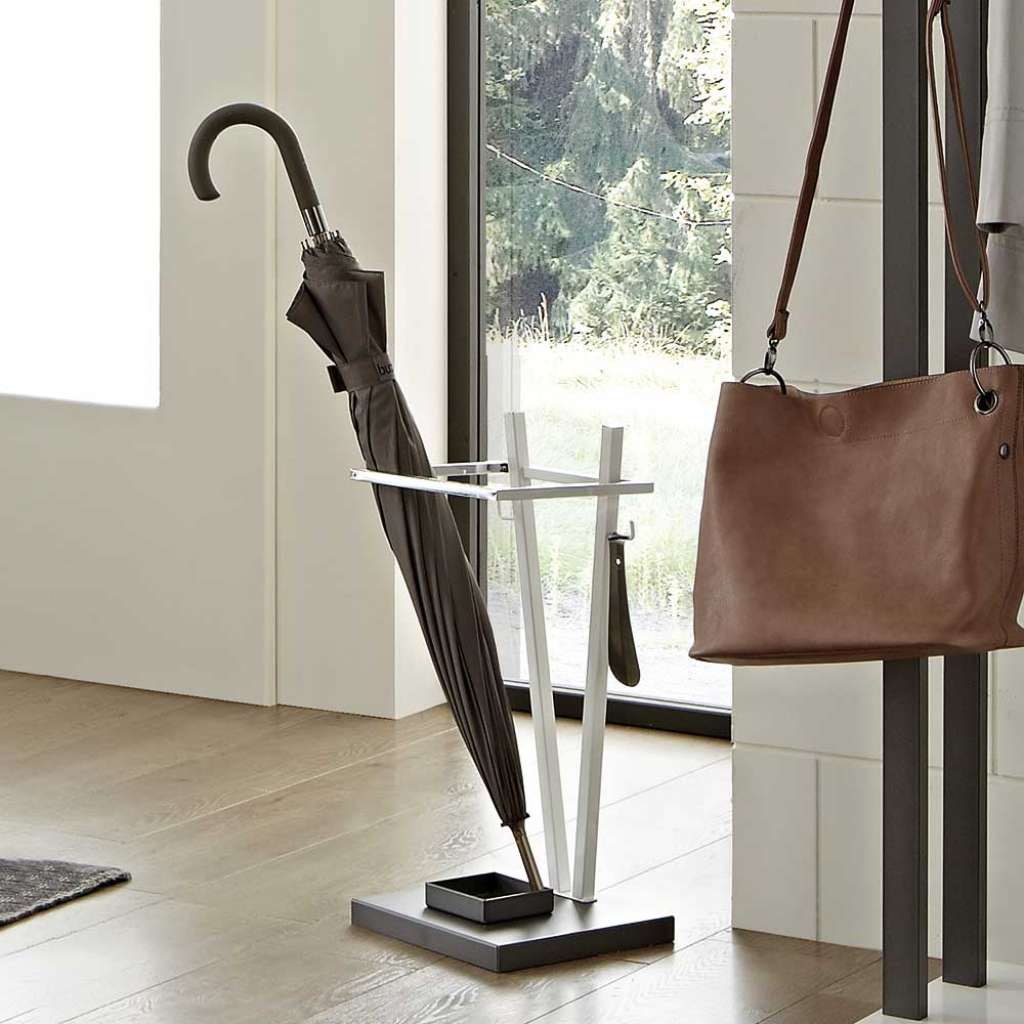 Schirmständer in Weiß und Chromfarben Stahl