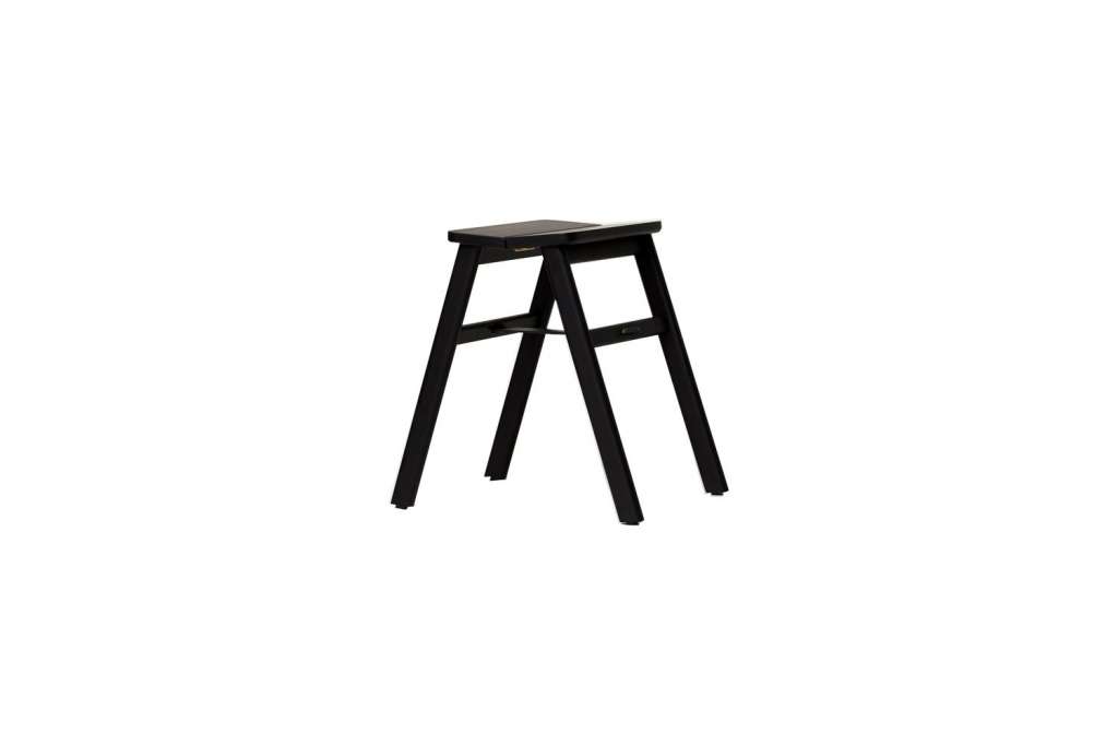Form&Refine - Angle Hocker - schwarz - indoor