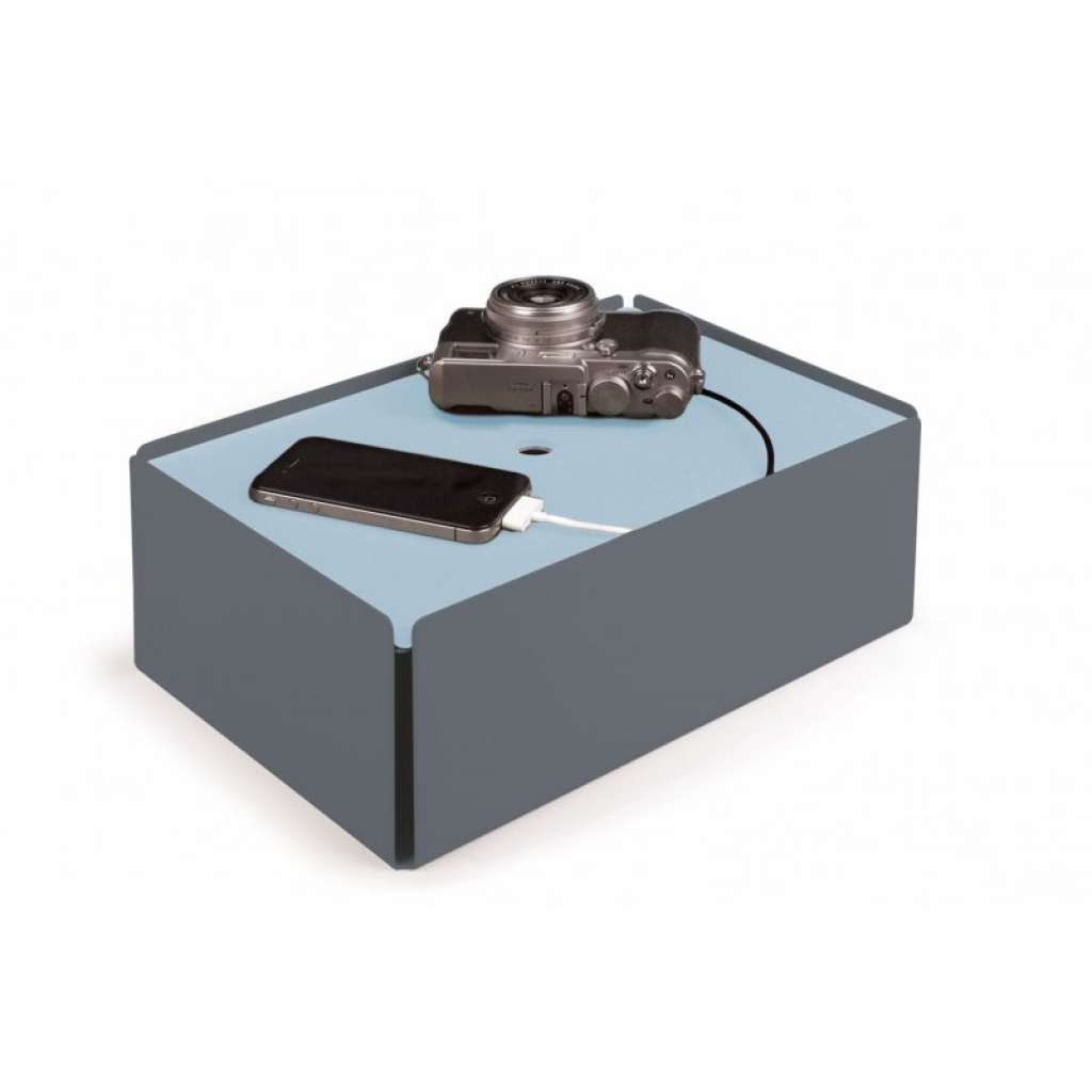 Konstantin Slawinski - Charge Box - Leder hellblau - fehgrau - indoor