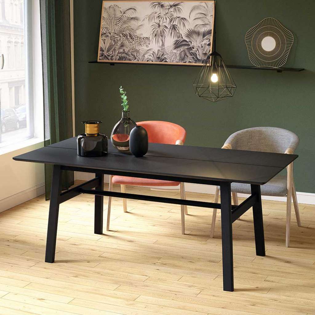 Esszimmertisch im Skandi Design Schwarz