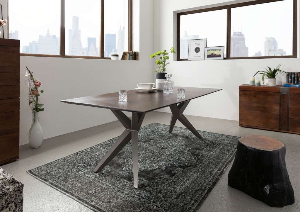 Esstisch Akazie 140x90x76 braun lackiert Beine silber SWISS EDGE #03