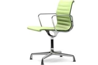 Vitra - Aluminium Chair - EA 104 - 69 wiesengrün elfenbein - indoor