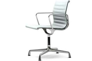 Vitra - Aluminium Chair - EA 104 - 81 eisblau elfenbein - indoor