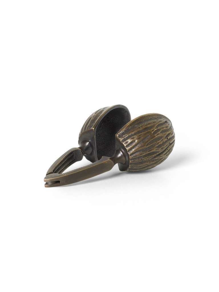 ferm LIVING - Forest Nussknacker - schwarzes messing - indoor