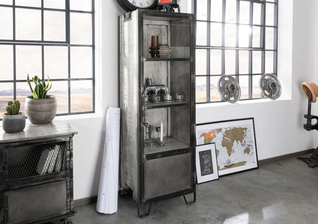 HEAVY INDUSTRY Vitrine #140 Mango und Eisen