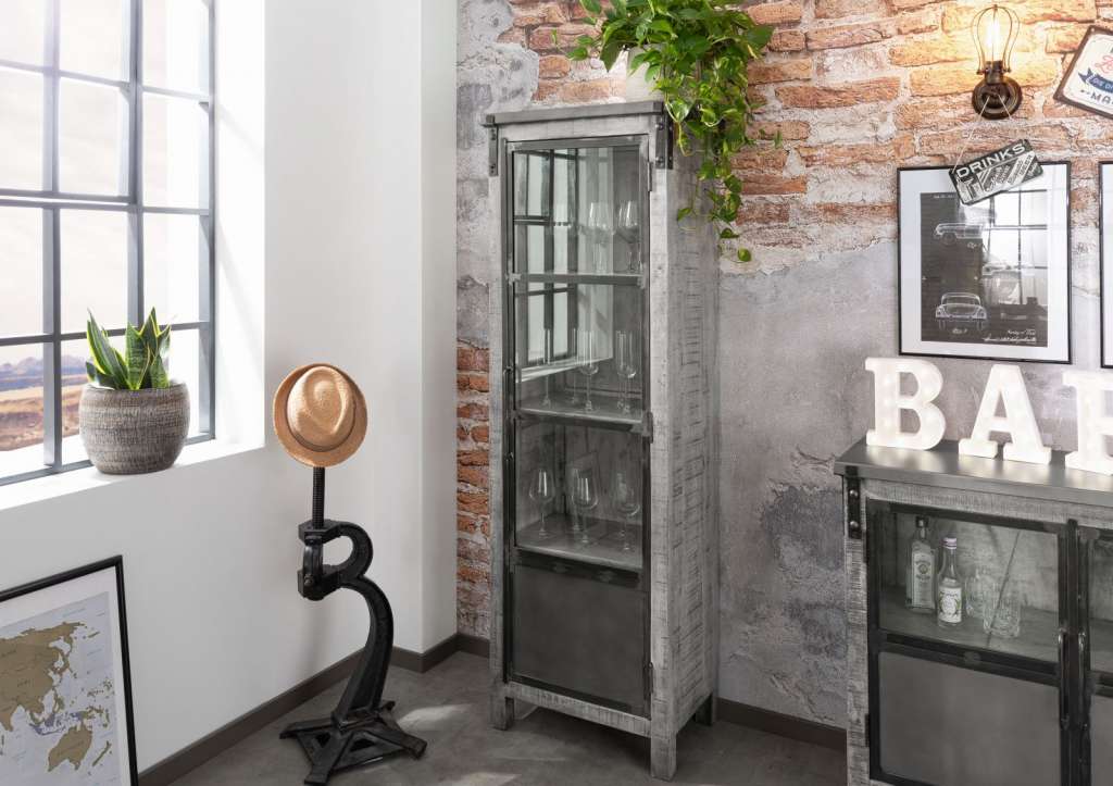 HEAVY INDUSTRY Vitrine #142 Mango und Eisen