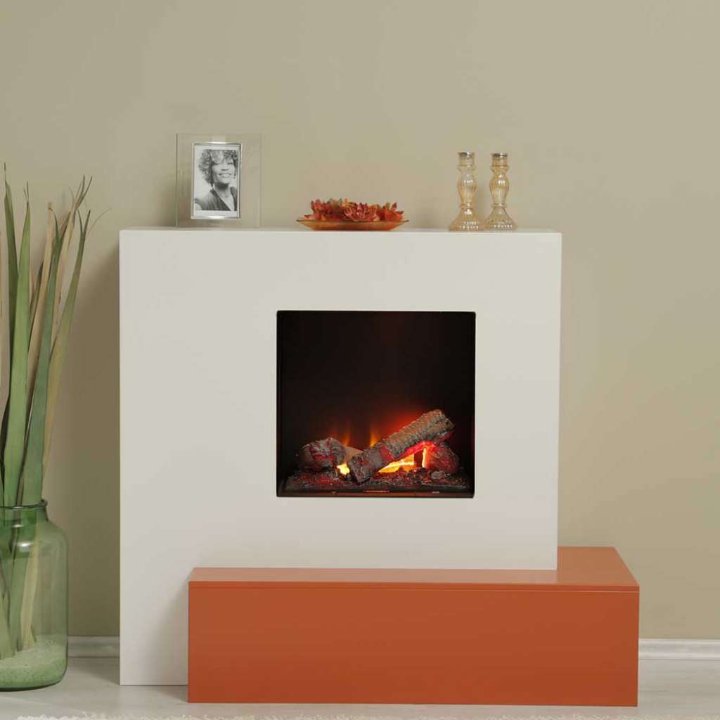 Kamin in Weiß und Terracotta elektrisch