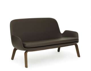 Normann Copenhagen - Era Sofa mit Holzgestell - Leder Tango 41598 - Walnuss - indoor