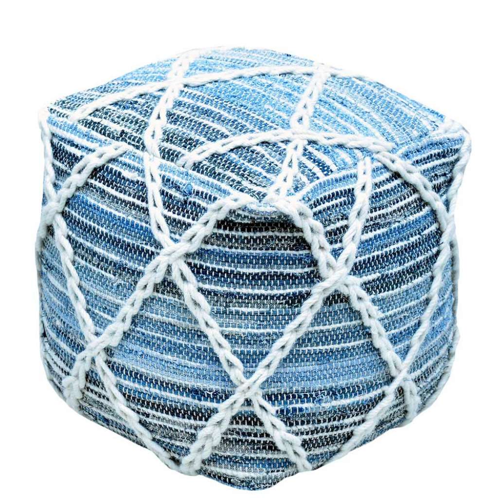 Pouf in Blau und Weiß Webstoff