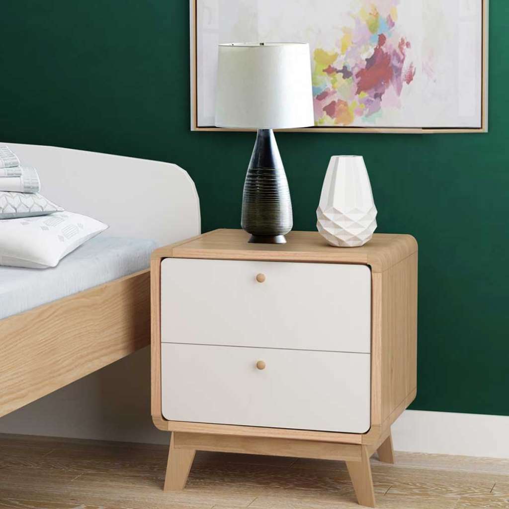 Skandi Design Nachtkommode in Weiß und Holz Naturfarben zwei Schubladen (2er Set)