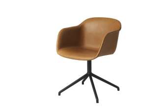 Muuto - Fiber Chair - Swivel Base - Leder cognac - indoor