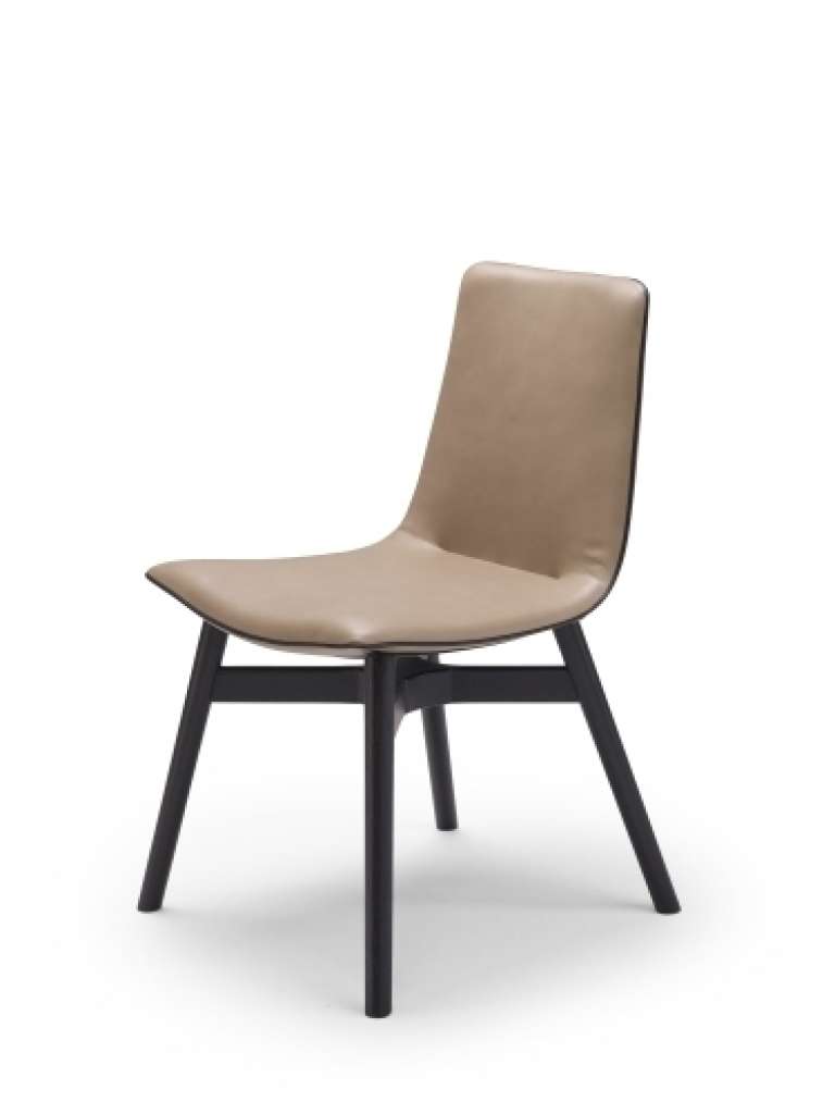 FREIFRAU - Amelie Stuhl Holzgestell - Leder Oman Ebony - Basic - indoor