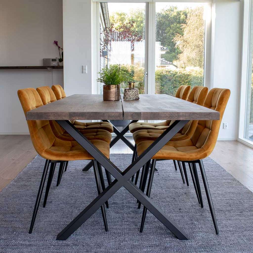 Design Essgruppe in Eiche dunkel massiv und (7-teilig)