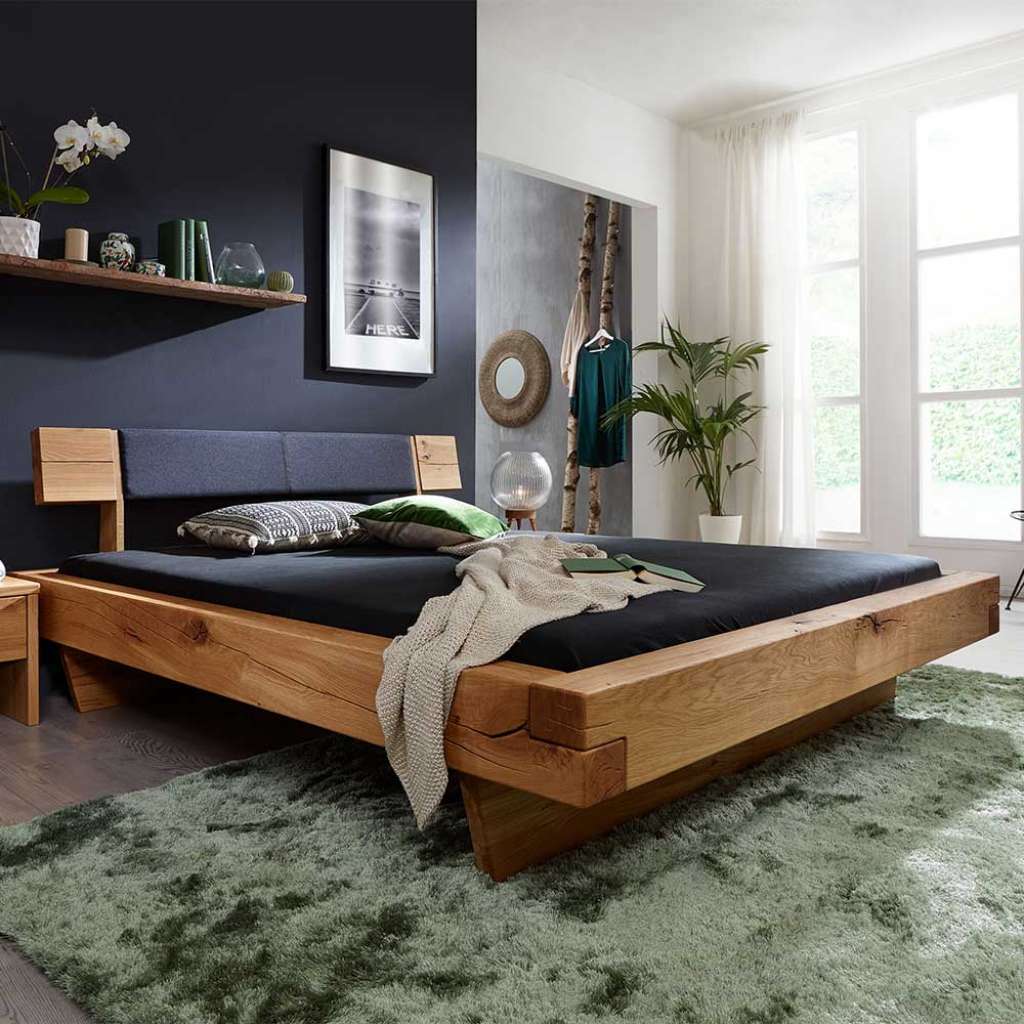 Massivholzbett aus Wildeiche Balken Landhausstil