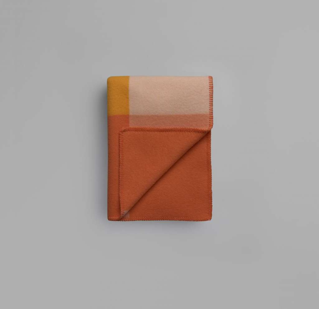 Roros Tweed - Syndin Decke - Cloudberry - indoor