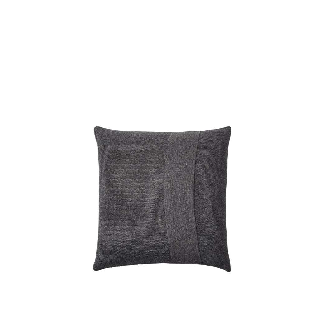 Muuto - Layer Kissen - 50 x 50 cm - dunkelgrau - indoor
