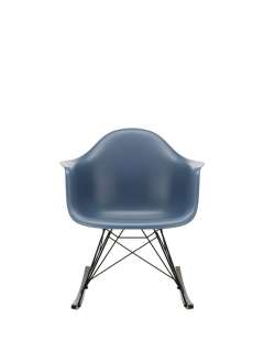 Vitra - RAR Eames Plastic Armchair  - basic dark - Gestell verchromt - Kufen Ahorn dunkel - indoor