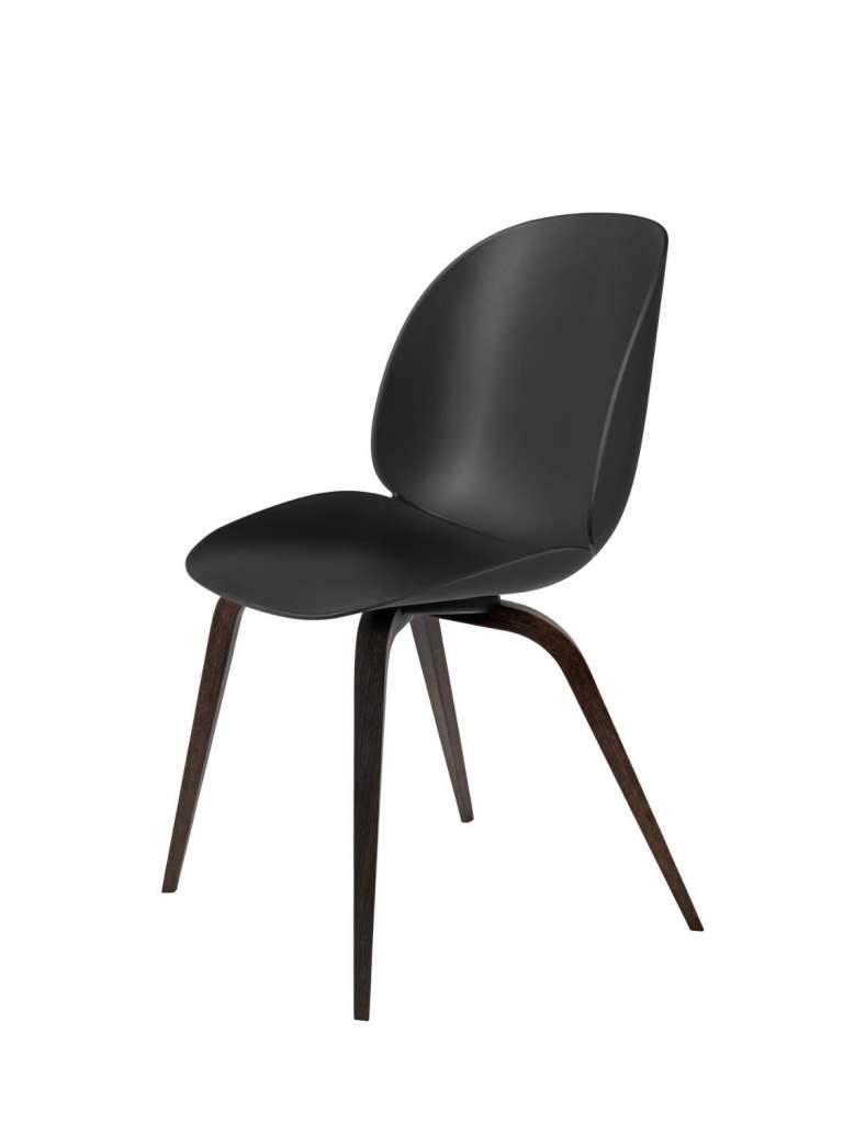 Gubi - Beetle Dining Stuhl - schwarz - Gestell Walnuss - indoor