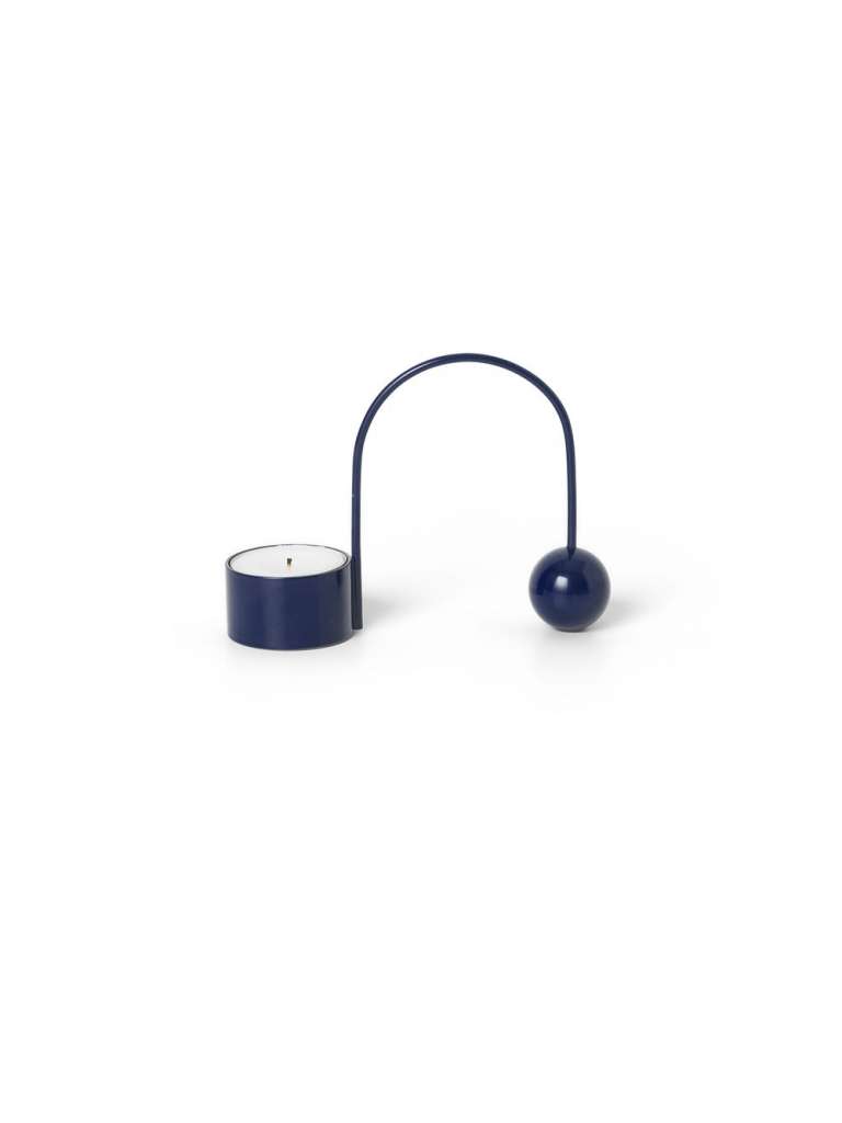 ferm LIVING - Balance Teelichthalter - blau - indoor