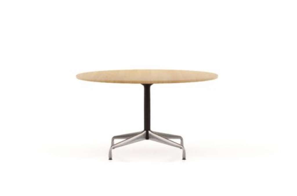 Vitra - Eames Segmented Table Dining rund Ø130 cm - Eiche natur massiv, geölt - indoor