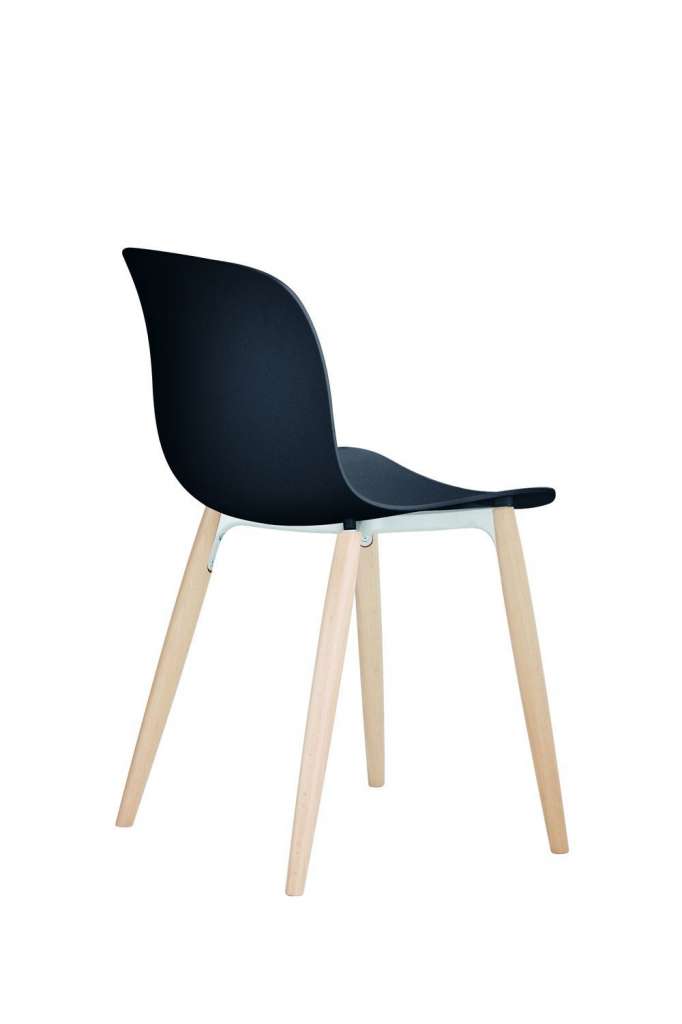 Magis - Troy Stuhl - schwarz - Gestell naturfarben - indoor