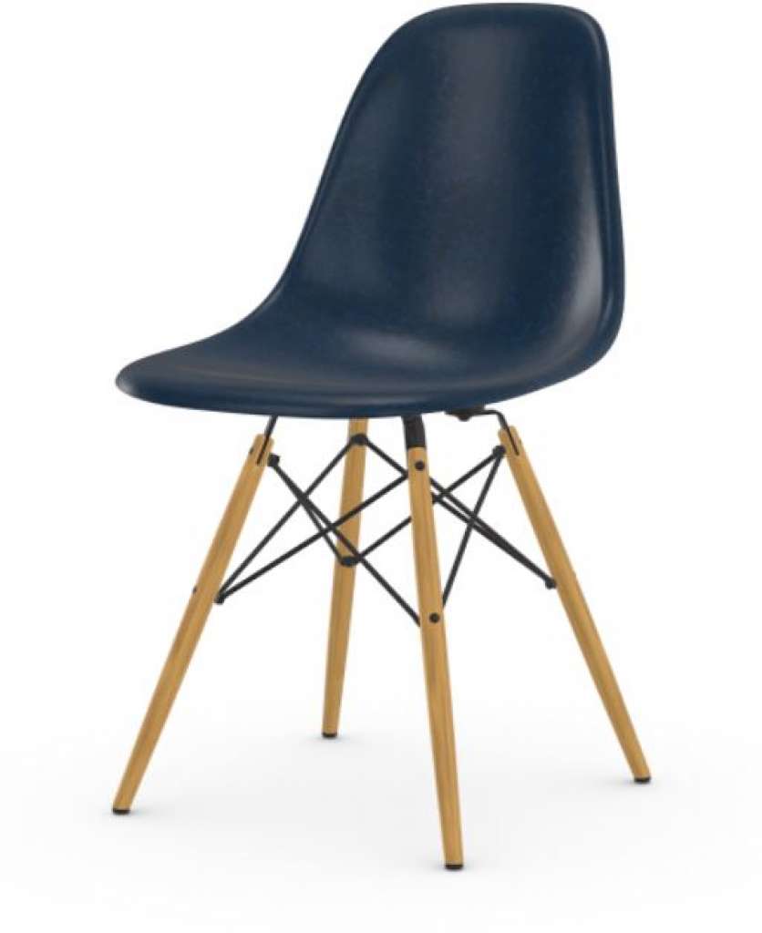 Vitra - Eames Fiberglass Side Chair DSW, Gestell Ahorn gelblich, 05Filzgleiter Hartboden - 02 Eames Navy Blue - indoor