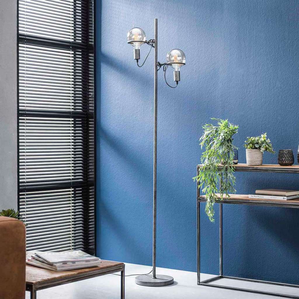 Factory Stehlampe in Altsilberfarben 170 cm hoch