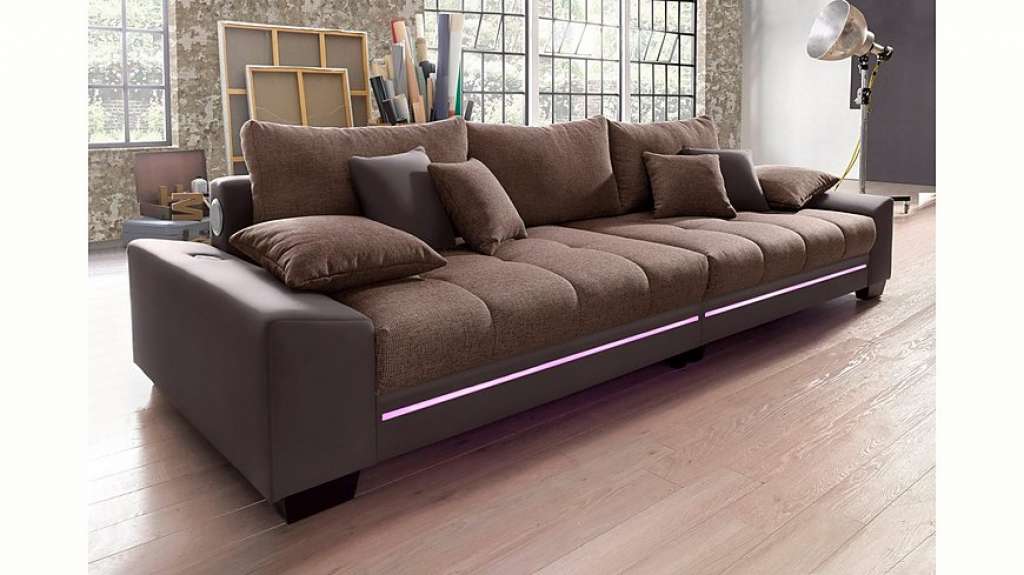 Nova Via Big-Sofa, wahlweise mit Kaltschaum (140kg Belastung/Sitz) und Bluetooth-Soundsystem, sowie RGB-LED-Beleuchtung