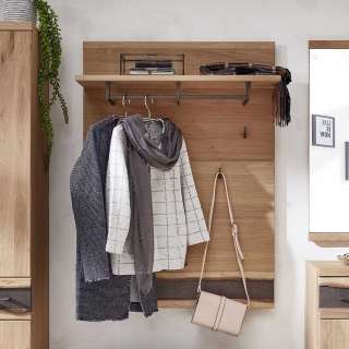 Garderobe mit Wildeiche furniert gewachst und geölt hängend