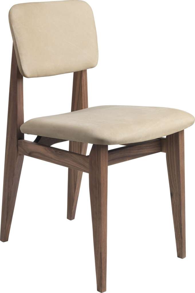 Gubi - C-Chair Stuhl gepolstert - Bezug: Chamois - indoor