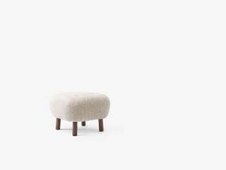 andTRADITION - Little Petra Pouf - Sheepskin Moonlight - Gestell Walnut - indoor