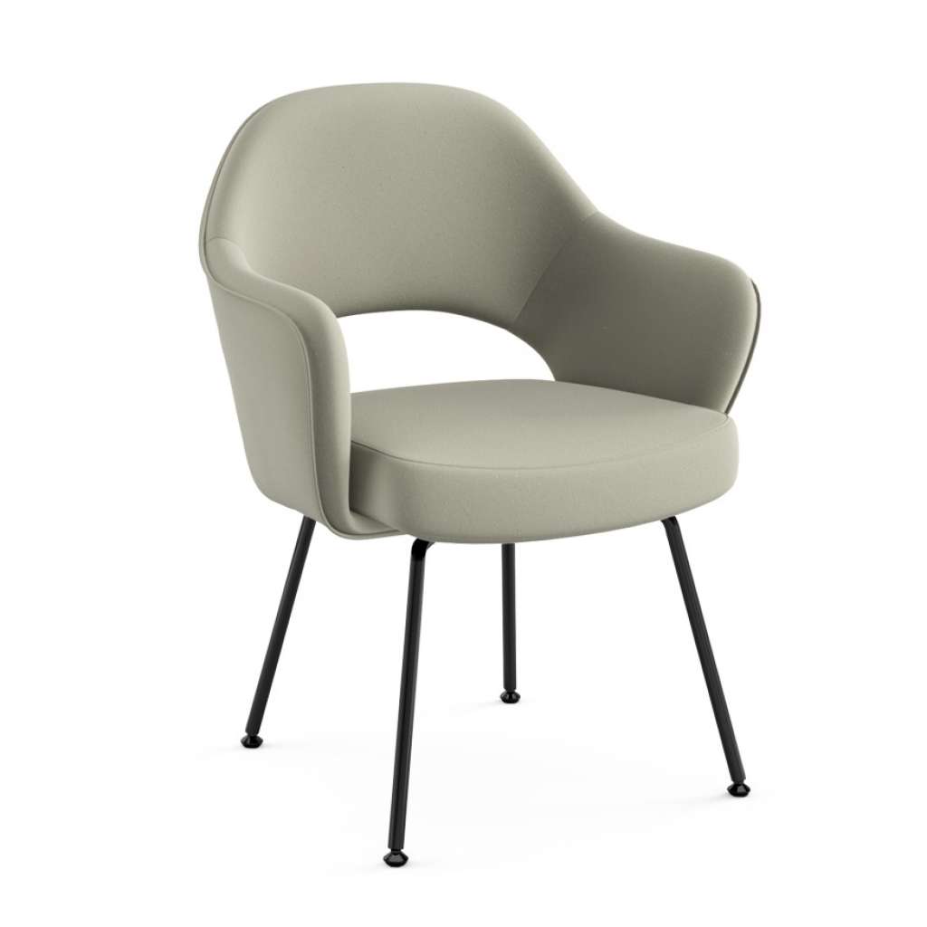 Knoll International - Saarinen Konferenz Armlehnstuhl - Bezug Ultrasuede beige - Stuhlbeine Stahl schwarz lackiert - indoor