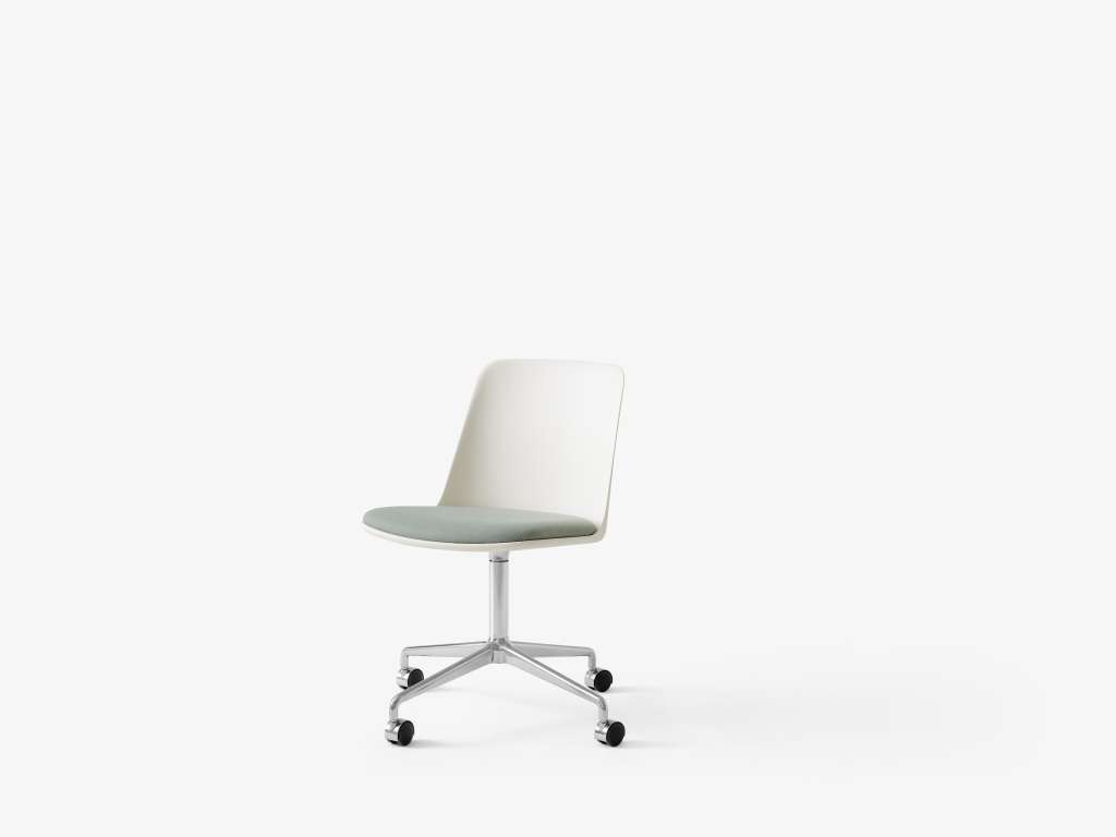 andTRADITION - HW 22 Stuhl - weiß/Relate921 - polished Aluminium - indoor