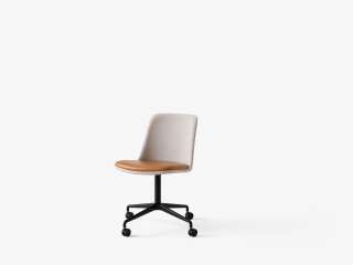 andTRADITION - HW 25 Stuhl - Ruskin Elk/Cognac Leather - black - indoor