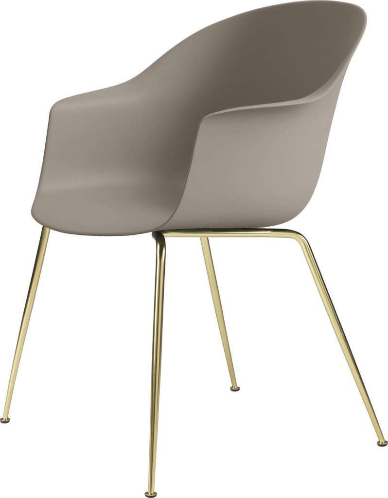 Gubi - Bat Dining Stuhl - Gestell brass semi matt - new beige - Kunststoffgleiter - indoor