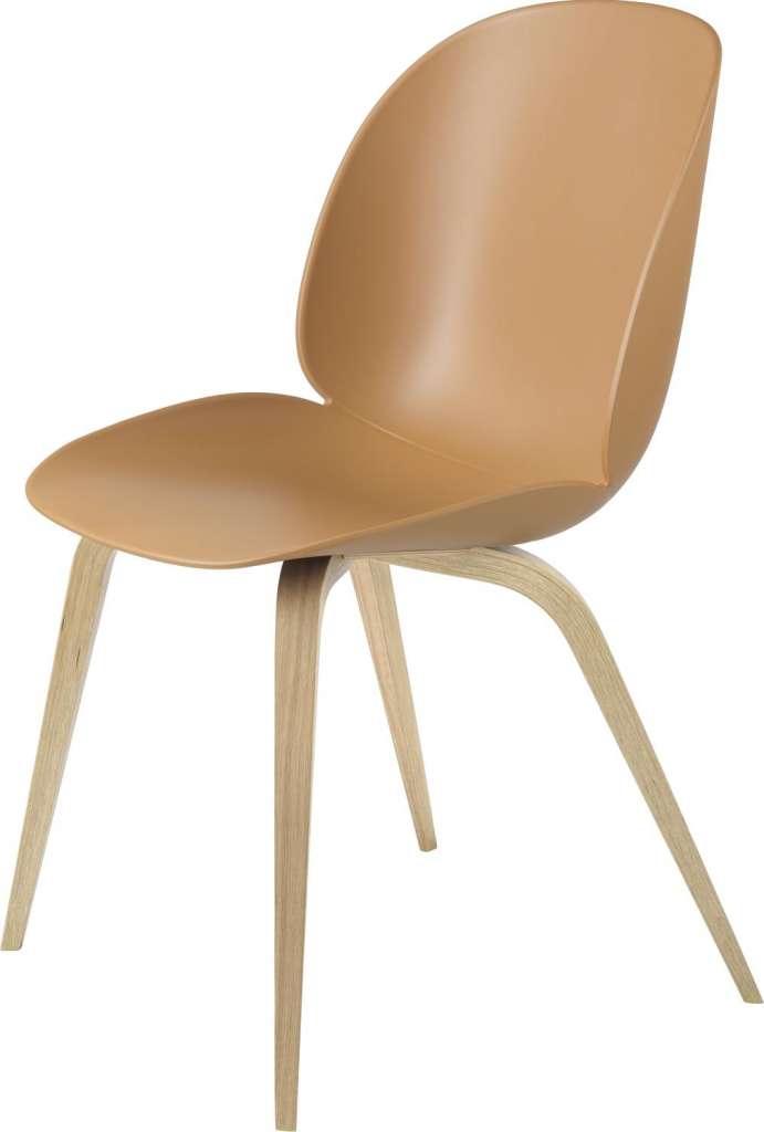 Gubi - Beetle Dining Stuhl - amber brown - Gestell Eiche natur - indoor