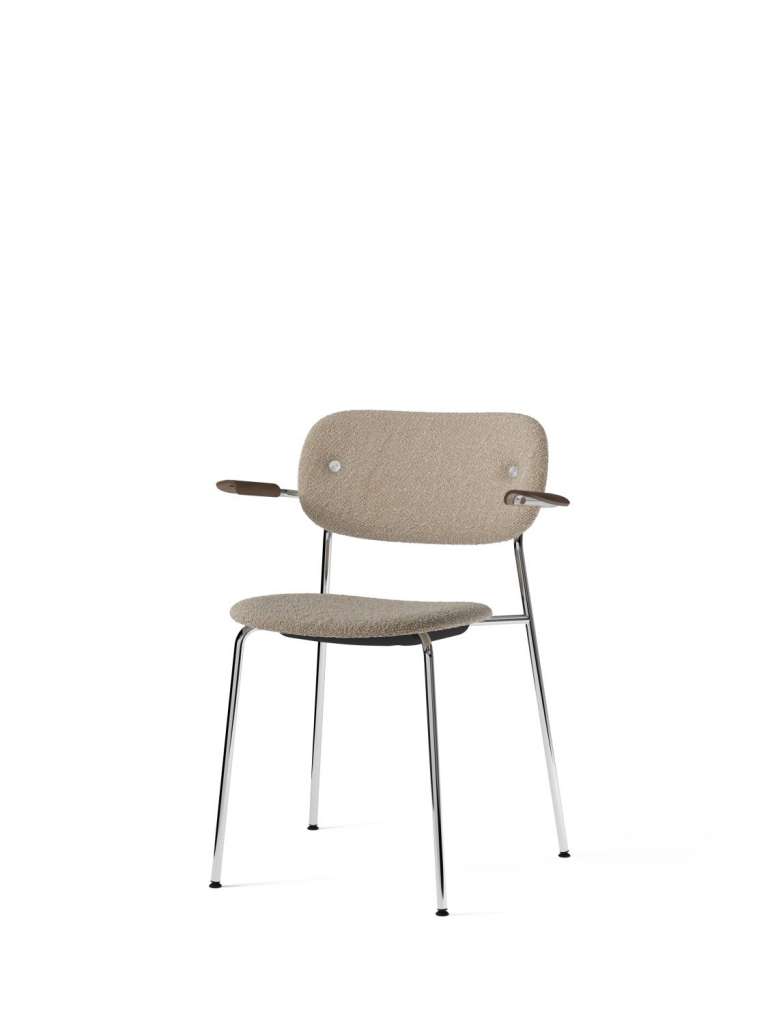 Menu - Co Dining Chair mit Armlehne - Lupo Sand - Gestell chrom - Armlehne dark stained oak - indoor