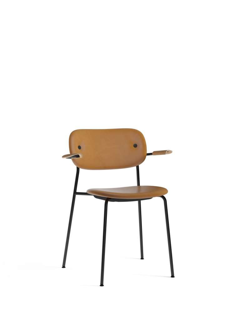 Menu - Co Dining Chair mit Armlehne - Dakar 0250 - Gestell schwarz - Armlehne natural oak - indoor