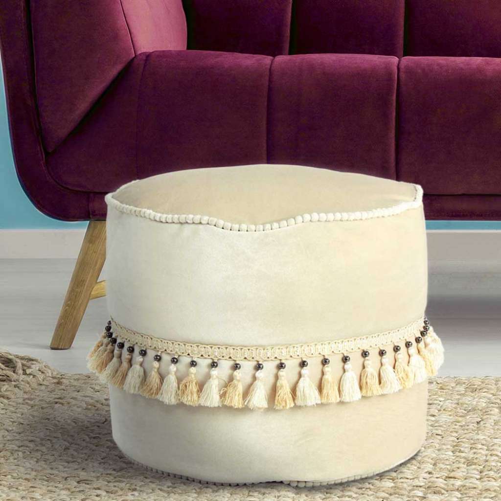 Pouf in Creme Weiß Samt Quasten