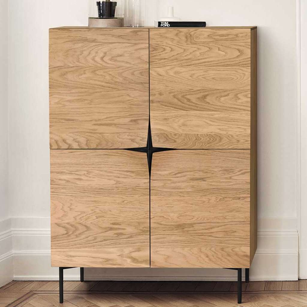 4 türiges Highboard mit Eiche furniert 100 cm breit und 140 cm hoch