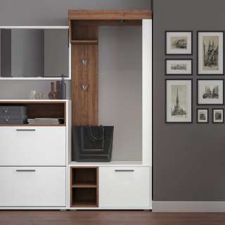 Kompakte Garderobe in Weiß und Walnussfarben modern
