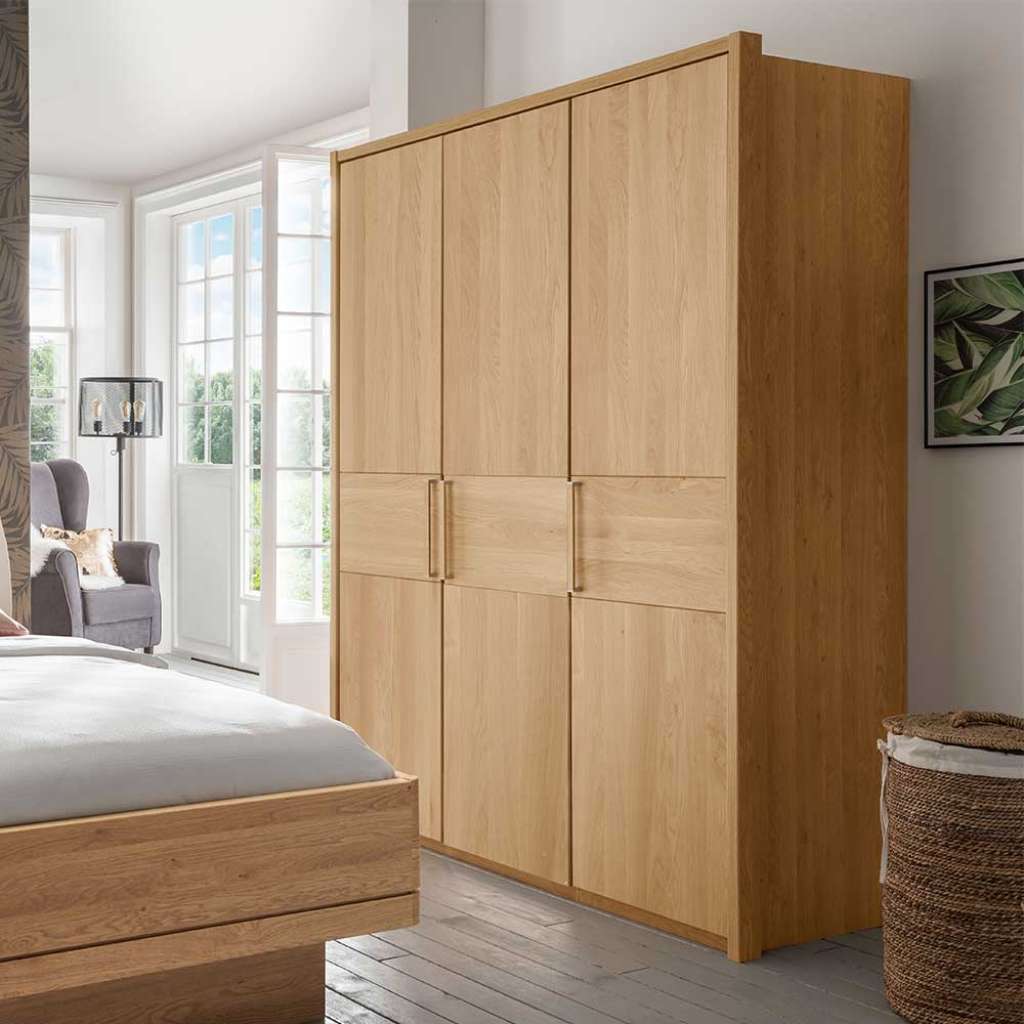 Holzschrank aus Eiche teilmassiv 3-türig