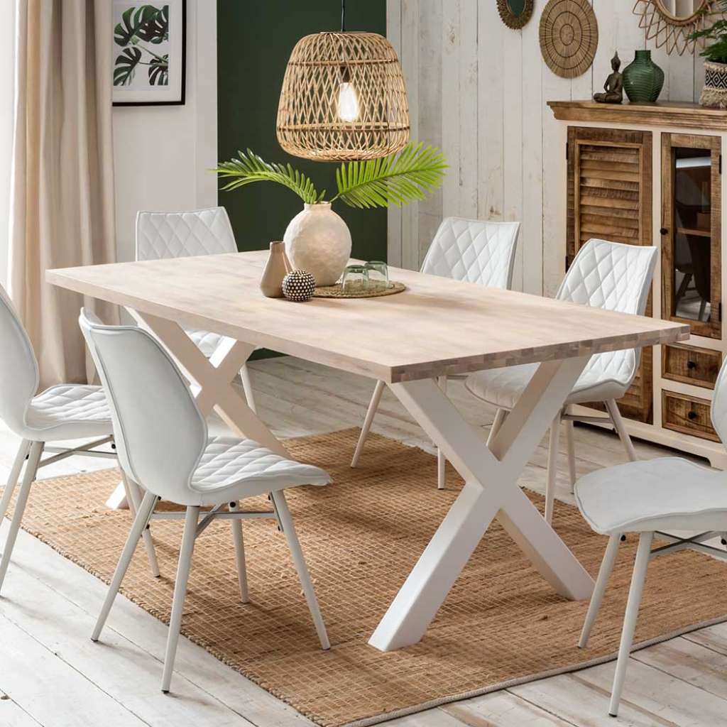 Esszimmer Tisch in Eiche Bianco massiv X-Füßen in Weiß
